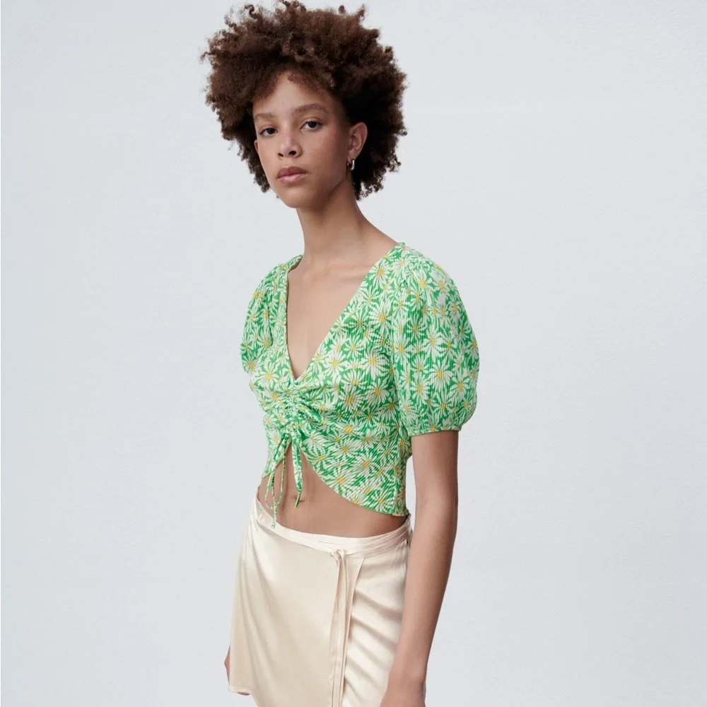 SOLD - Green ZARA Daisy Scrunched Top - Picture 5 of 10